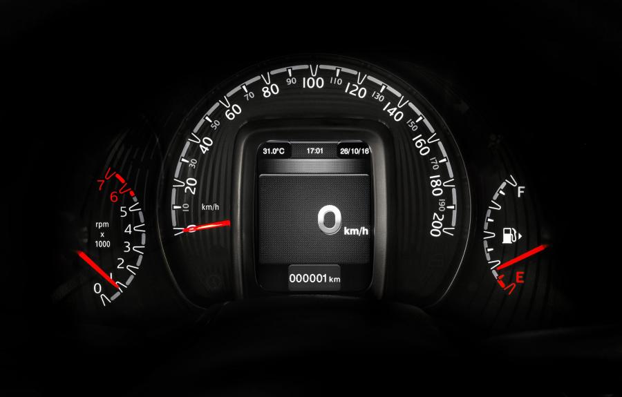 Панель приборов Fiat Mobi Drive 2016 года  (фото 17 из 20)